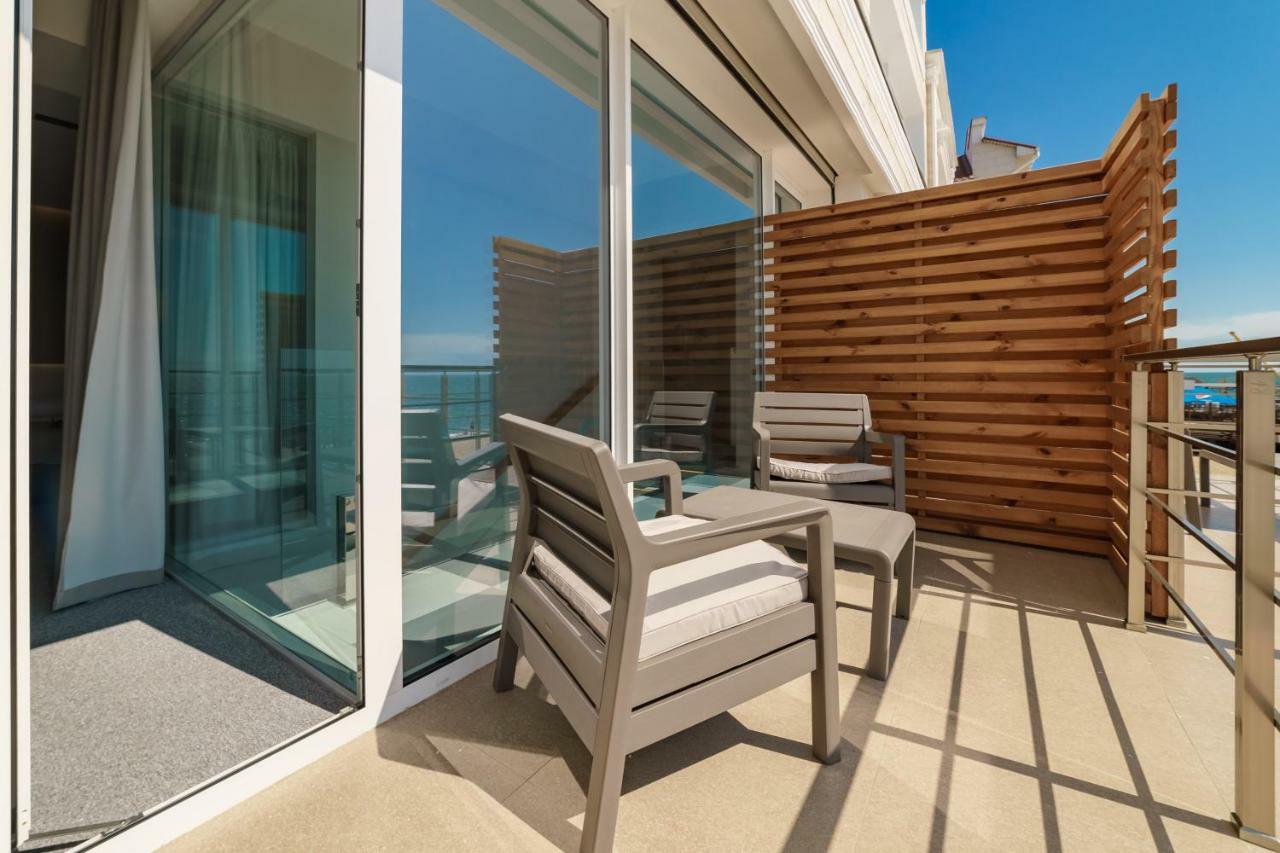 Ferienwohnung Poseidon Deluxe Перша Лінія З Басейном Odessa Exterior foto