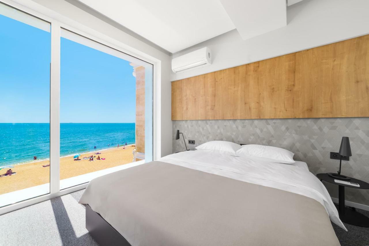 Ferienwohnung Poseidon Deluxe Перша Лінія З Басейном Odessa Exterior foto