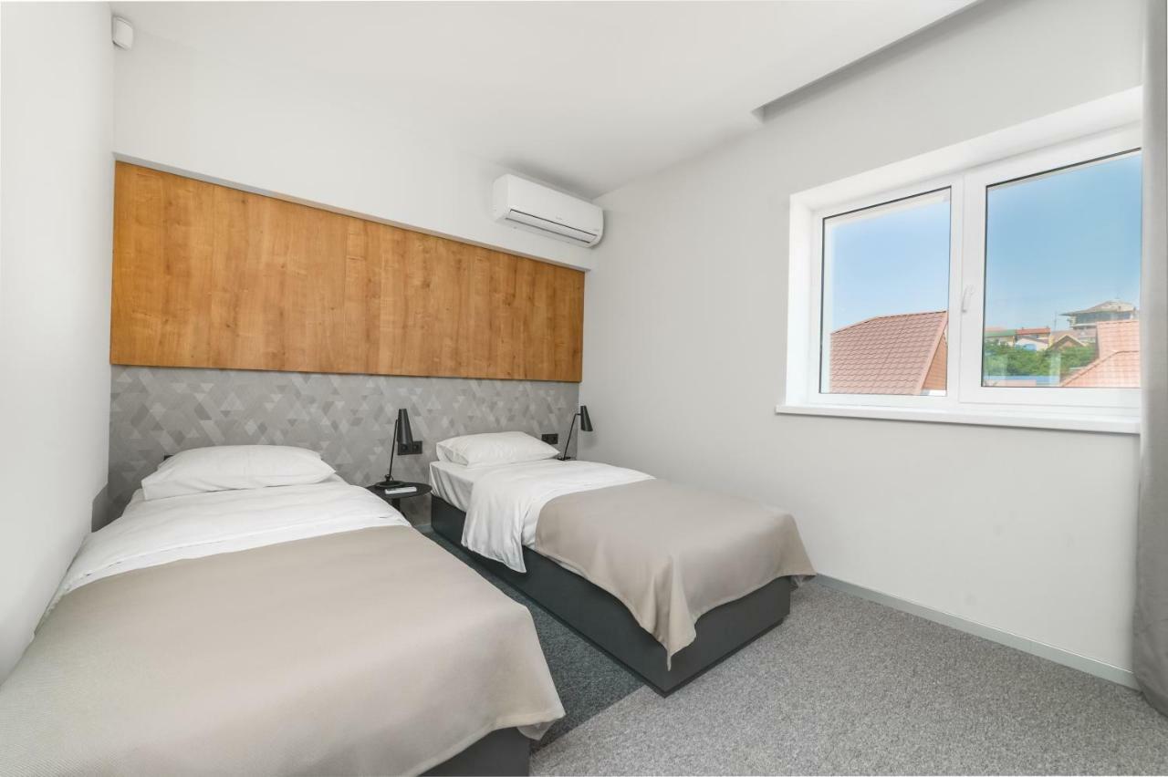 Ferienwohnung Poseidon Deluxe Перша Лінія З Басейном Odessa Exterior foto